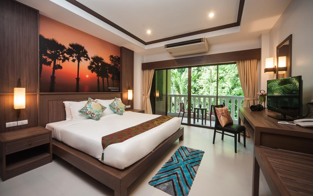 Ratana Hill Patong Aparthotel Стая снимка