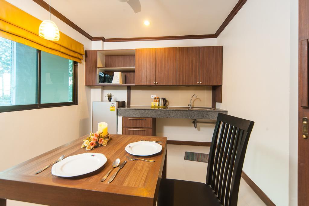 Ratana Hill Patong Aparthotel Екстериор снимка