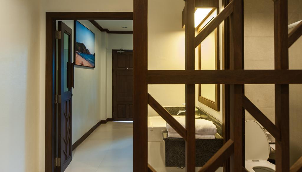 Ratana Hill Patong Aparthotel Стая снимка